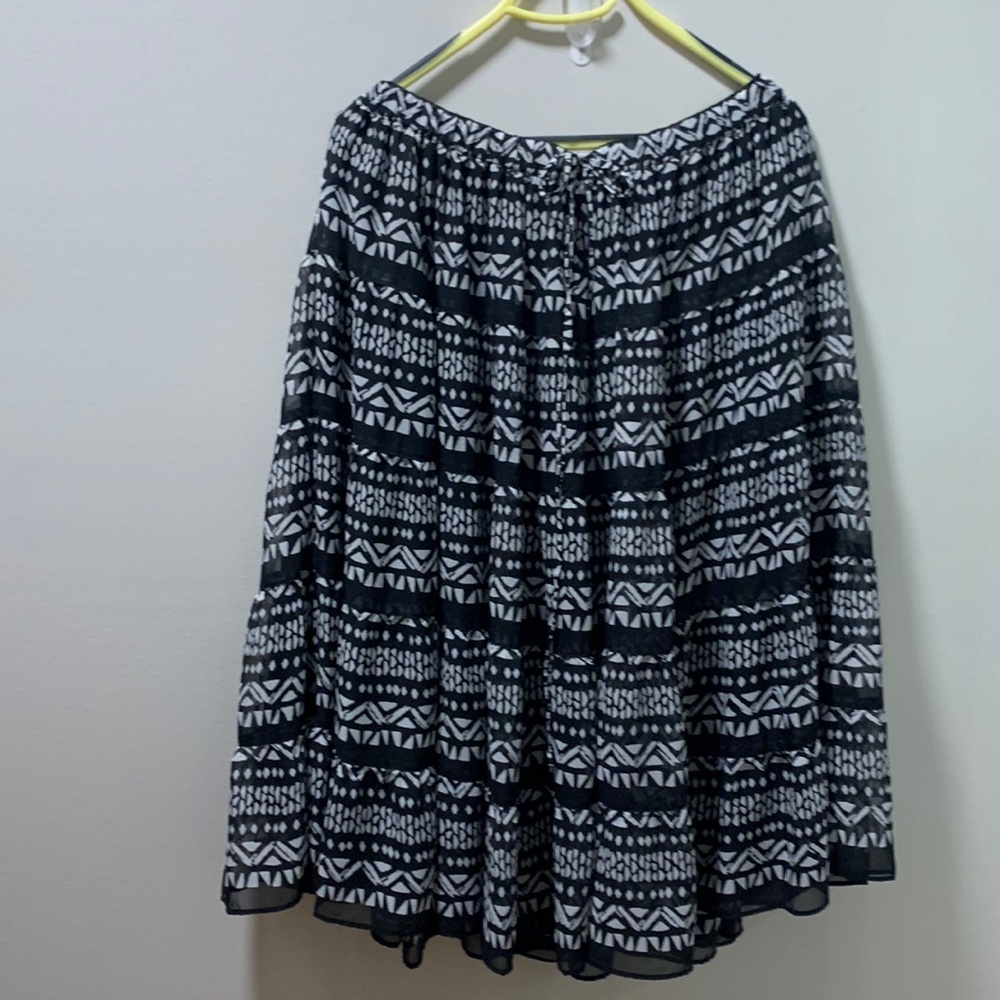 Alfred Dunner black and white shirt